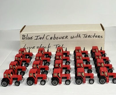 Collection of Welly Die-Cast Red Farm Tractors No. 9131 - Image 1 of 4