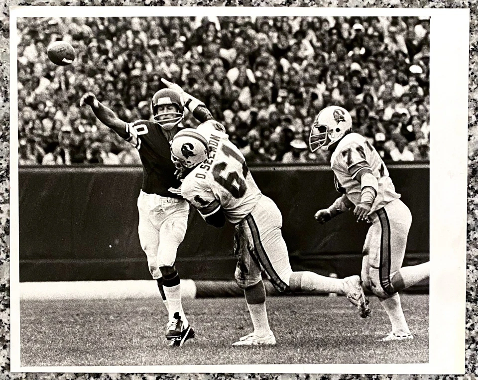 1978 Fran Tarkenton "Tarkenton Under Pressure" Type 1 Original Photo, 8x10in - Image 1 of 2