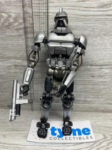 Battlestar Galactica Cylon Figur 6" Actionfigur ((LESEN, AUFGEKLEBTE TEILE)) (B) - Bild 1 von 4