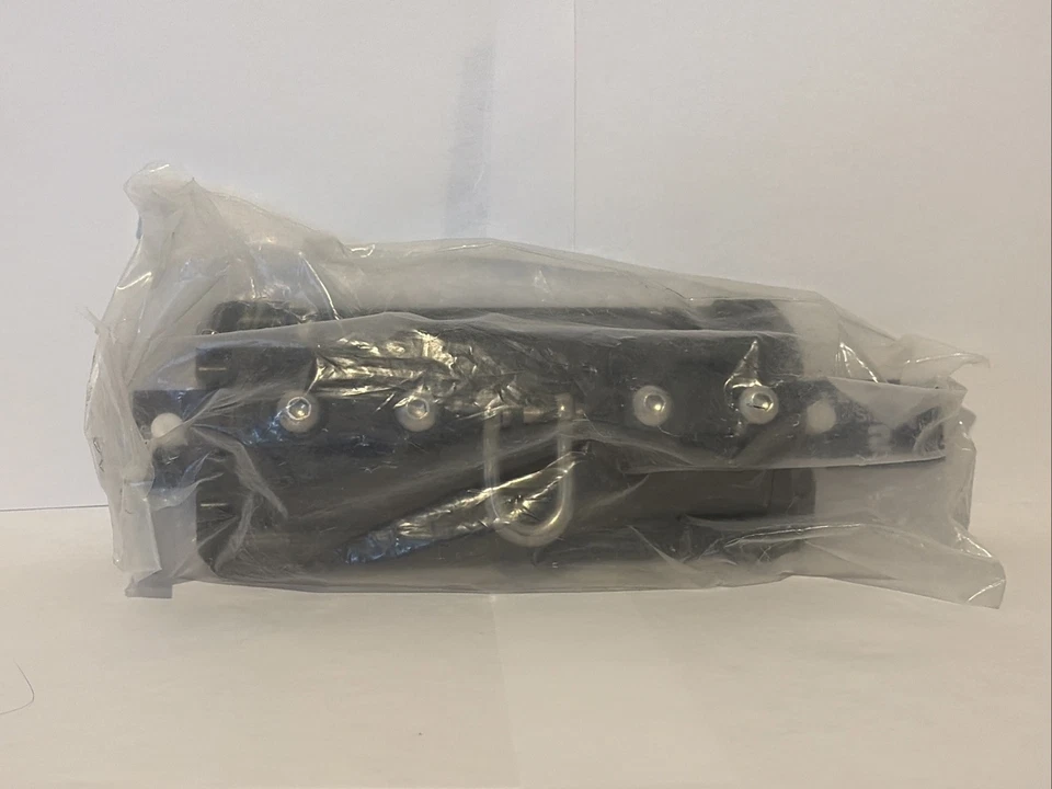 Lewmar 2 码汽车镣铐黑色 — 第 1/1 张图片