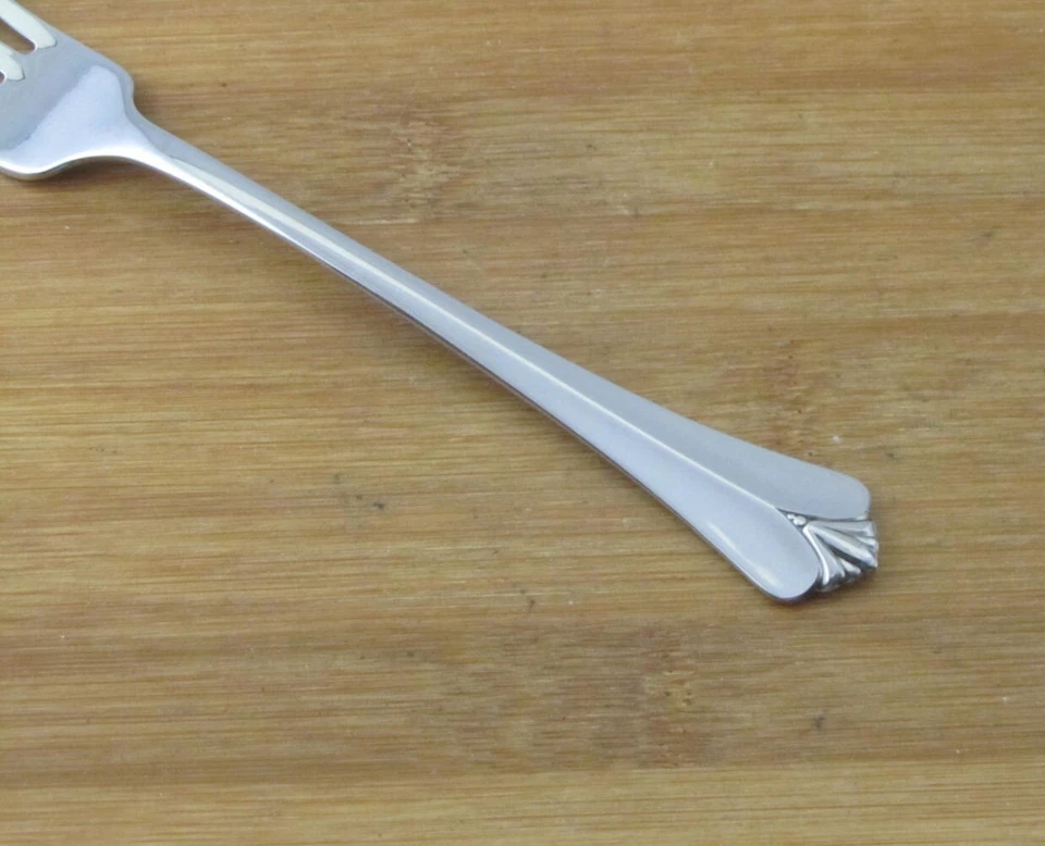 Oneida Stainless WESTGATE Royal Crest  Distinction Deluxe VGC CHOICE Flatware - Image 1 of 1