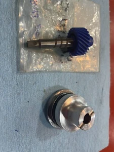 Triumph TR7, TR8 5-speed & Spitfire 1975-80 pinion gear w/bearing housing - Picture 1 of 2