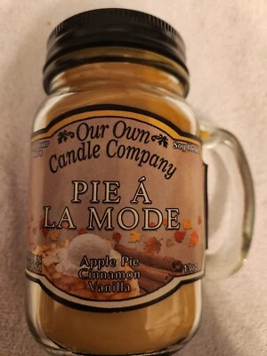 Vela perfumada Pie Á La MODE, tarro de albañil de 13 oz 100 horas de combustión, de OurOwn CandleCompany Foto 1 de 2