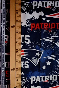 NFL NEW ENGLAND PATRIOTS DISTRESS  100% COTTON FABRIC  FAT QUARTER  18X21 INCH - Picture 1 of 2