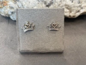Orecchini a perno corona giubileo Julien MacDonald X Clogau argento e oro rosa 9 ct - Foto 1 di 6