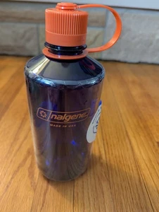 Nalgene 32 fl oz Plastic Narrow Mouth Water Bottle Made in USA BPA Free - Picture 1 of 2