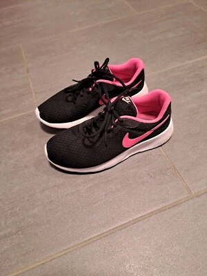 Nike Sportschuhe  Schwarz Pink - Größe EUR 36 - SEHR GUT - Bild 1 von 3
