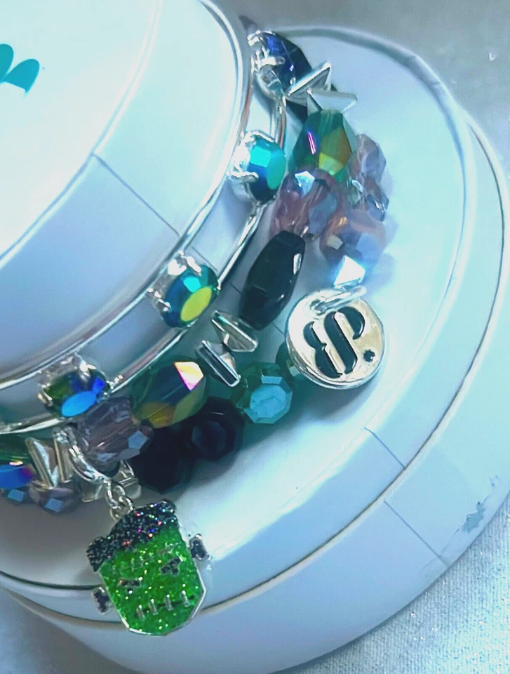 Pulsera Fiesta Bomba Monstruo Haloween Brazalete Pilas de Cristal Foto 1 de 4