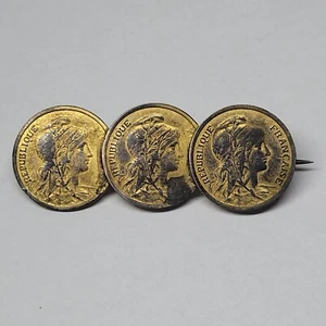 01K20 ANTIGUA BROCHE CON MONEDAS 1 CENTAVO DANIEL DUPUIS 1898 JOYA 1900 - Imagen 1 de 3