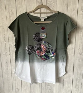Camiseta Desigual Disney Mickey Mouse Apliques Caqui Verde Blanco Ombré Dobladillo Vieira - Imagen 1 de 10