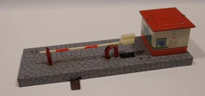 Bahnübergang von HWN für H0 oder TT  Blechspielzeug -  60 ziger Jahre - Picture 1 of 6