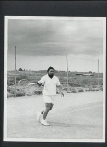 PETER USTINOV JUEGA AL TENIS EN AUSTRALIA - 1960 THE SUNDOWNERS - Imagen 1 de 2