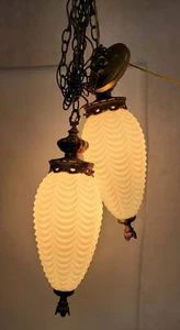 Lámparas de tocador colgantes de vidrio drapeado blanco vintage Hollywood Regency - Imagen 1 de 10