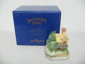 David Winter King Richard's Bower Sherwood Forest Collection 1995 - Picture 1 of 5