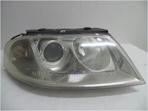 VOLKSWAGEN PASSAT 3BZ - 2001 TO 2006 - 4DR WAGON - RIGHT SIDE HEADLIGHT - HELLA - image 1 of 1