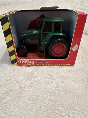 2001 Maisto Hasbro Tonka 510 Toy Tractor, Green, Makes Tractor Noise-NEW - Image 1 of 4