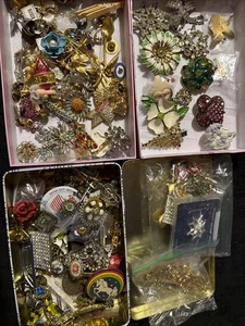 RIESIGES KONVOLUT VINTAGE BIS MODERNE BROSCHEN & ANSTECKNADELN 4 Pfund STÜCK GEMISCHTE STILE - Bild 1 von 6