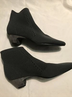 Botín de punto elástico reciclado púrpura Eileen Fischer talla 11 color gris oscuro $225,00 Foto 1 de 4