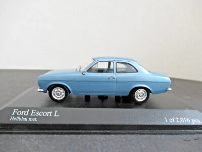 Ford Escort 1300 L 1970 Light Blu IN Metallo MINICHAMPS 400081001 1:43 England - Immagine 1 di 4