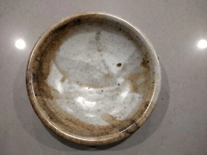 Pequeño plato/tazón bronceado/marrones esmaltado firmado 6,25" Studio Art Pottery  - Imagen 1 de 5