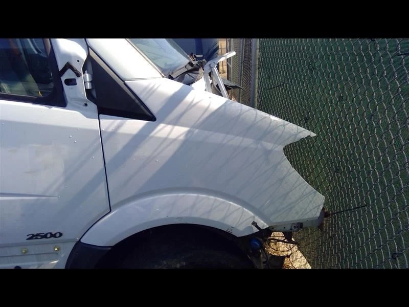 Para-lama direito do passageiro compatível com 10-13 Mercedes Sprinter 2500 9250 - Imagem 1 de 4