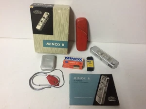 APPAREIL PHOTO MINIATURE "MINOX B" AVEC OBJECTIF COMPLAN 1:3.5 f=15 mm - Foto 1 di 7