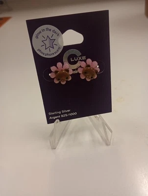 Brincos Claire’s Glow-in-the-Dark ursinho de pelúcia - Postes de prata esterlina - Imagem 1 de 3