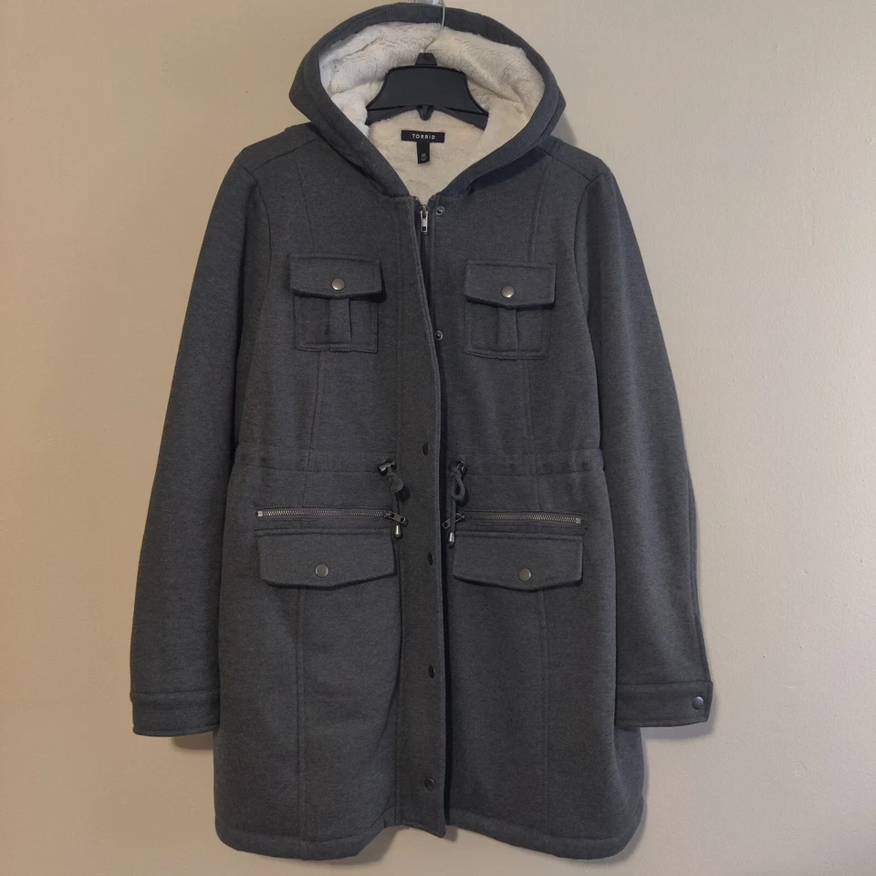 Torrid Heavy Winter Coat White Fur Hooded Zip Button Long Jacket Size 00 / M / L - Image 1 of 4