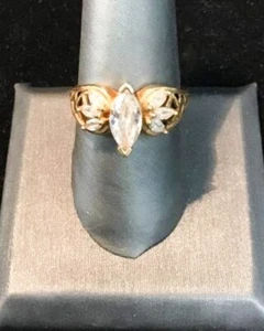 10K Solid Yellow Gold & Cubic Zirconia Ring - Sz 7 - Picture 1 of 2