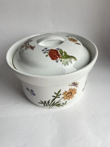Vintage Cordon Bleu BIA handverziert Blumen Schmetterling Kasserolle Deckel Schale Schüssel - Bild 1 von 4