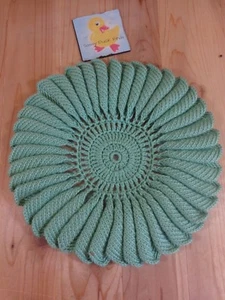Handmade DOILY 15" GREEN Rolled Ruffles Flower Pattern Round - Picture 1 of 4