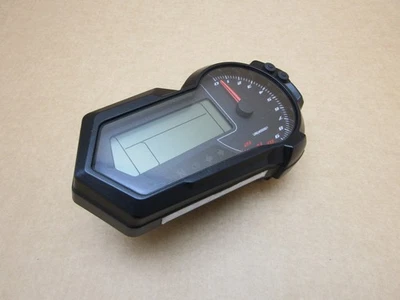 Benelli TNT 125 E5 2023 4.725 miglia orologi strumentali (15470) - Immagine 1 di 4