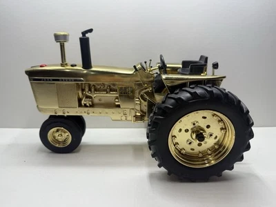 1/16 ERTL John Deere 4010 Tractor Gold Chase - Image 1 of 4