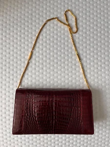 Schöne Schulter Tasche in Bordeaux rot goldene umhänge Kette - Bild 1 von 2