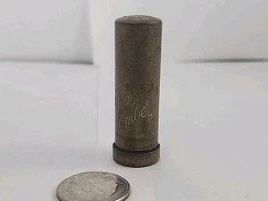 Gravierter Messing Lippenstift Halter Says Forever Bernstein und Initialen T A 2 1/4 Zoll  - Bild 1 von 6