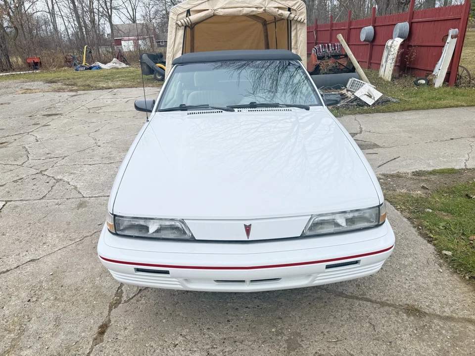 Pontiac Sunbird LE 1994 Foto 1 de 4