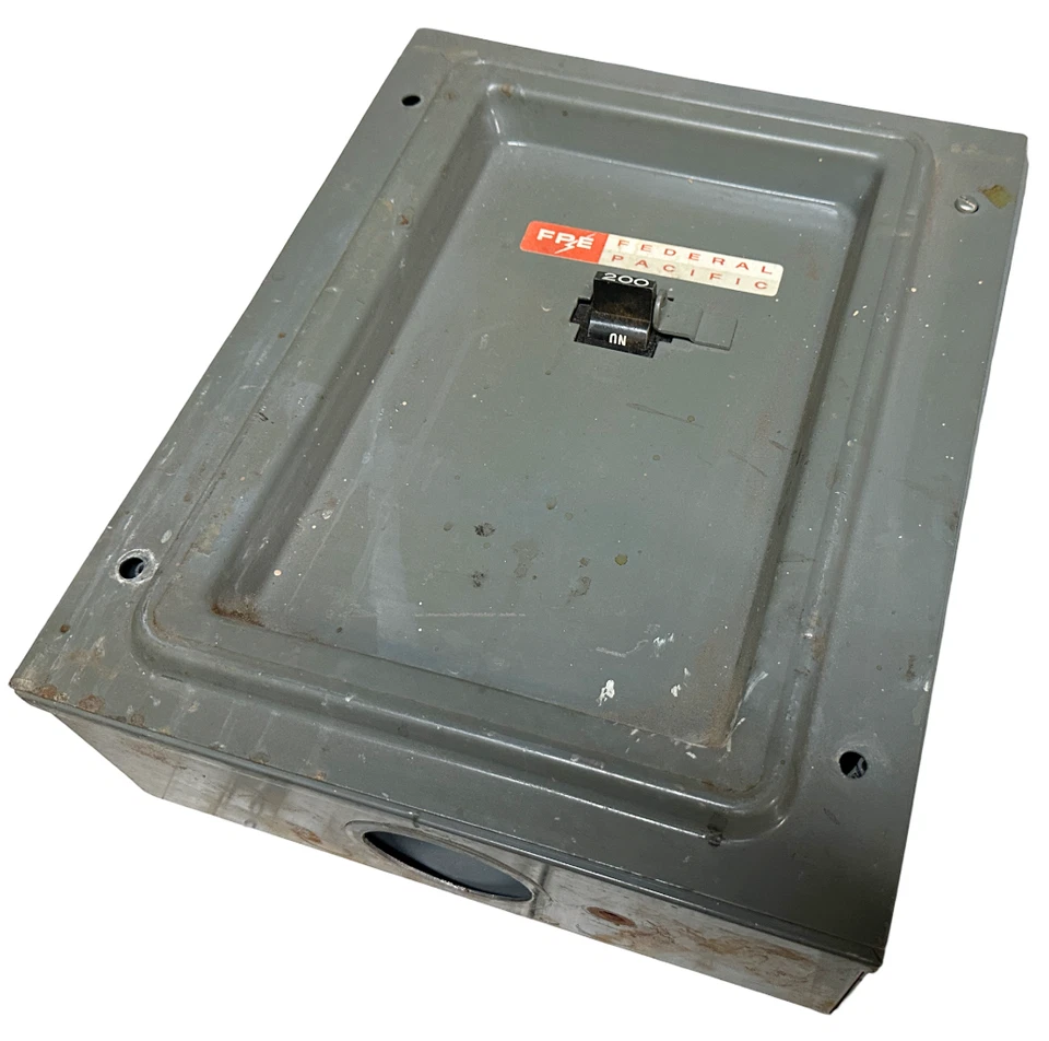 Caja de disyuntor Federal Pacific Electric 10200 con disyuntor 200A Foto 1 de 4