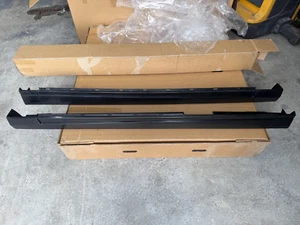Holden Maloo VZ SS HSV Left Right Side Skirt Pair - Picture 1 of 8