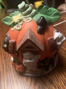 Halloween Light-Up Pumpkin House - Picture 1 of 5
