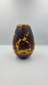 Beautiful Vintage Reproduction Emile Galle Cameo Glass Vase Etched Vine/Grape - Picture 1 of 14