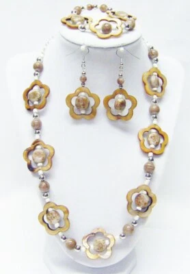 Tan Flower Ring Shell Beaded Necklace/Bracelet & Earrings Set - Image 1 of 4