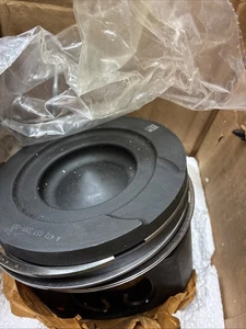 Detroit DDE A4720303317 Piston Assembly - Picture 1 of 2