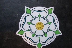 3 x WHITE ROSE OF YORKSHIRE STICKER MOTORBIKES HELMET CRICKET RALLY CARS BUMPERS - Picture 1 of 1
