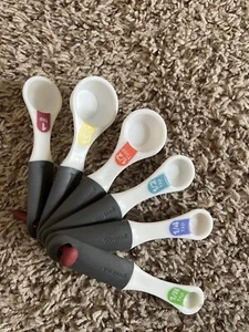 GoodCook Brand Plastic Measuring Spoons 6 Piece Set Great Used Teaspoons Table - Picture 1 of 4