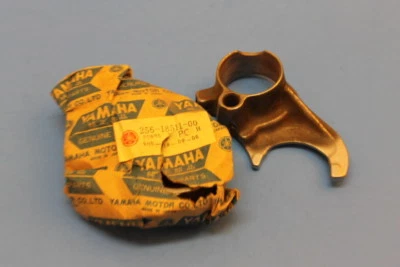 NOS YAMAHA TX650 XS1 XS650 SHIFT 1 5TH WHL FORK PART# 256-18511-00-00 - Image 1 of 4