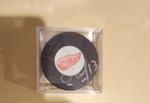 Pavel Datsyuk Detroit Red Wings Signed Hockey Puck LOA On Wings logo puck - Picture 1 of 2