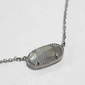 Collar Kendra Scott Elisa en Plata Iridiscente - Usado - Imagen 1 de 5