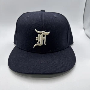 Fear Of God Essentials New Era 59fifty Hat Cap Black Size 7 1/4 MLB - Picture 1 of 9