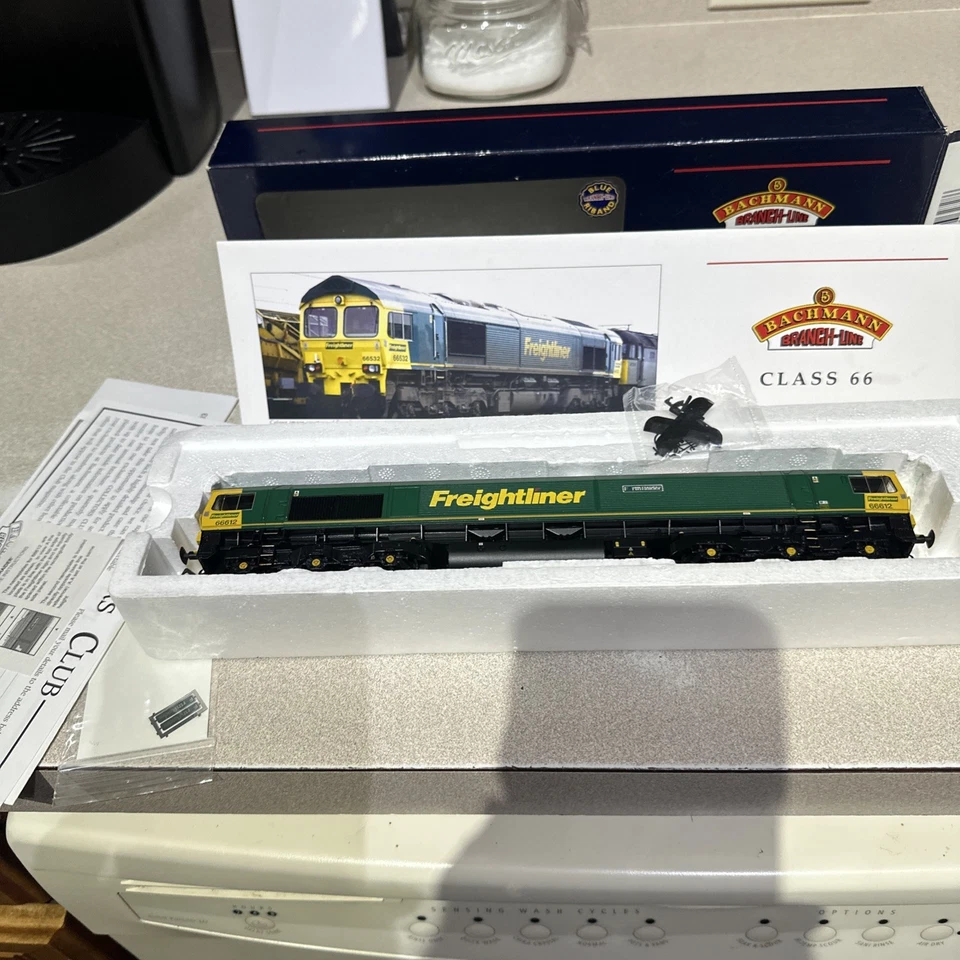 Bachmann OO Branch Line Class 66, DCC Equipped - Image 1 of 4
