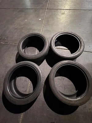 2 Nitto Motivo 245/45ZR20 2 Road Hugger GTZ 245/45/20 Foto 1 de 4